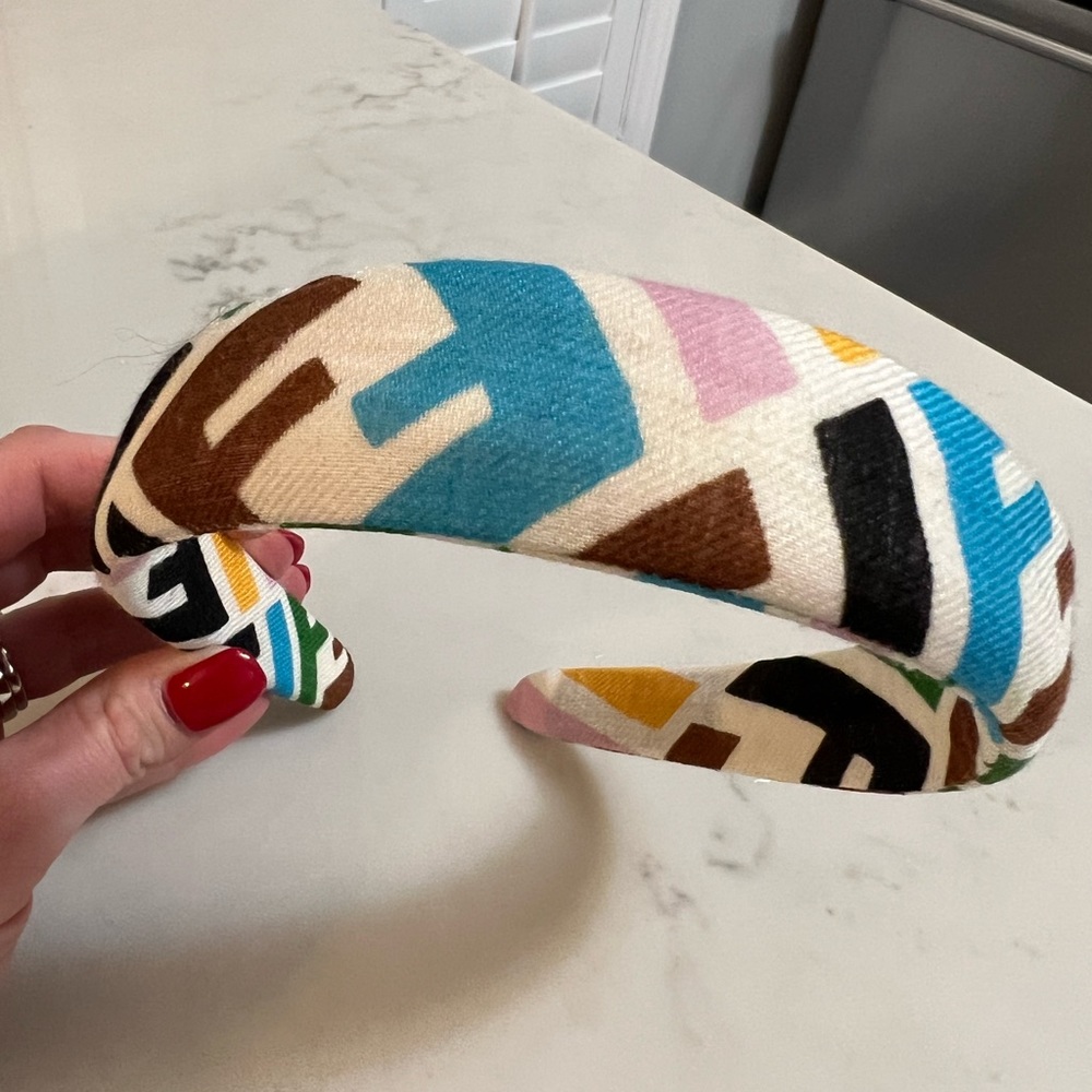 BRAND NEW, NEVER WORN- Fendi - Headband